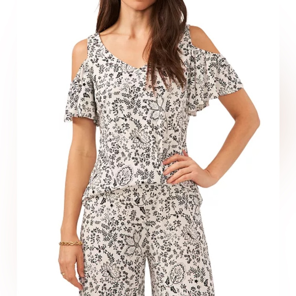 Vince Camuto  Blouse with‎ Modern Flair floral print cold shoulder cutouts